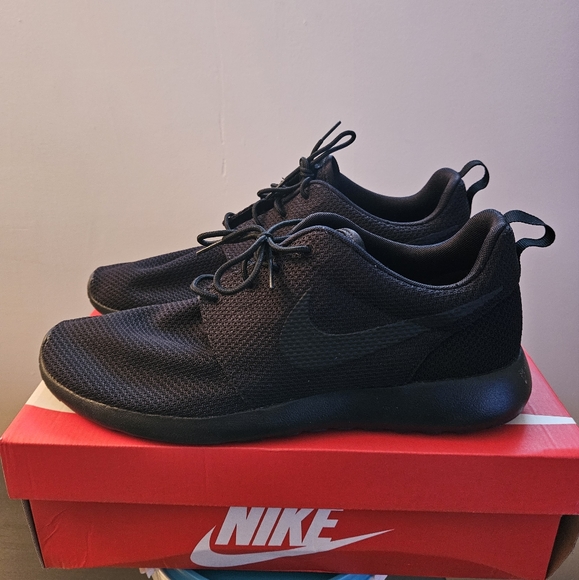 Nike roshe triple black - Picture 3 of 4